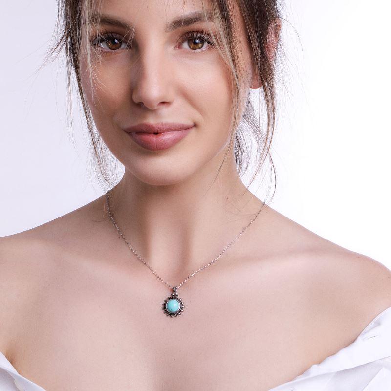 Halskette mit glücklichem Türkis-Sonnen-Anhänger "Hera"