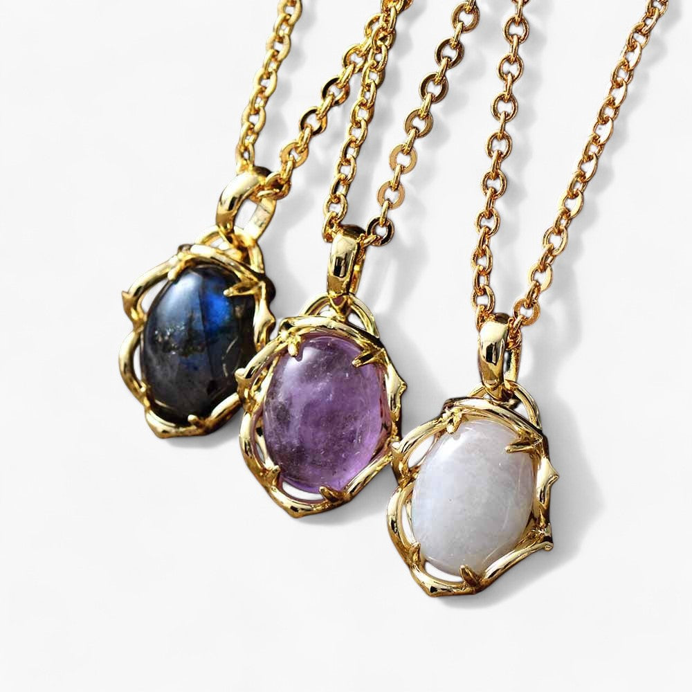 Halskette aus Mondstein, Amethyst und Labradorit mit ovalem Anhänger