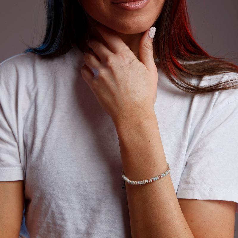 Schlankes Unisex Armband mit winzigen Perlen