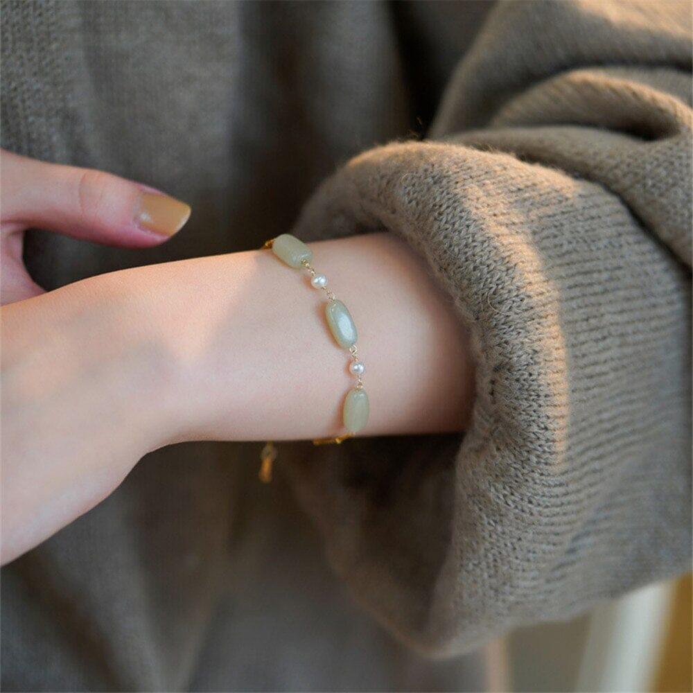 Armband "Pfad Zur Prosperität" mit grüner Jade und Perlen