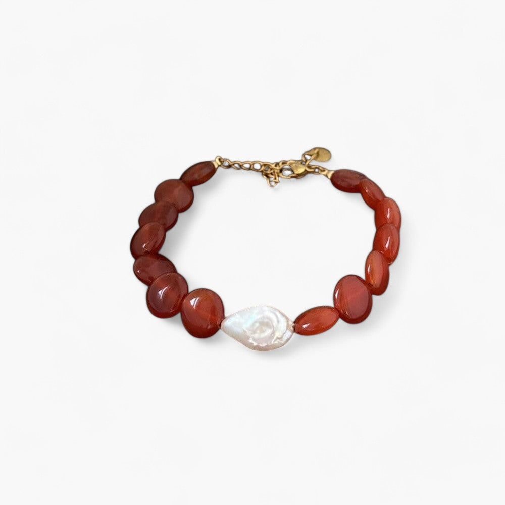 Armband "Strahlende Balance" aus rotem Achat und Perle
