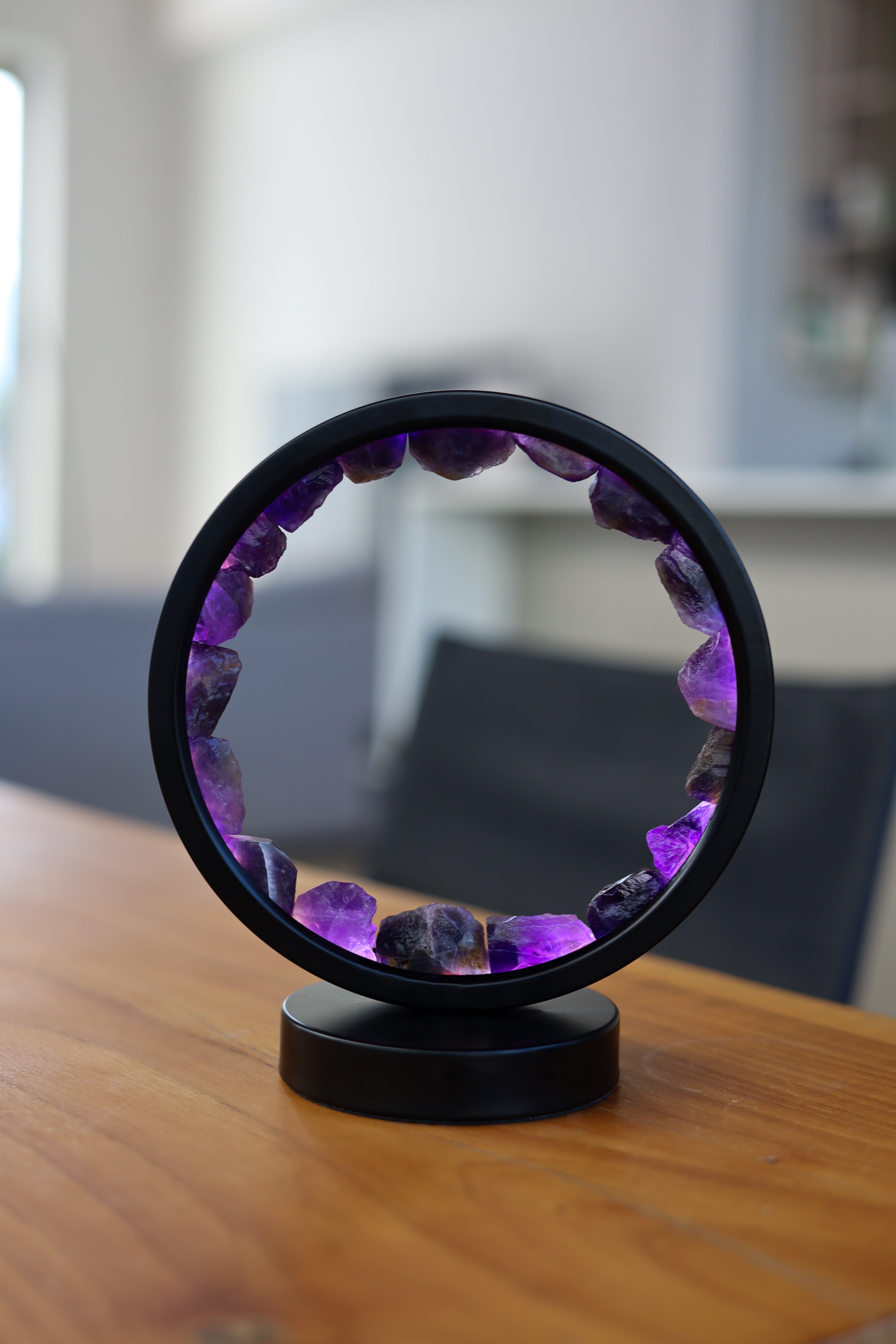 Tranquiles Leuchten – Amethystlampe für spirituelle Gelassenheit