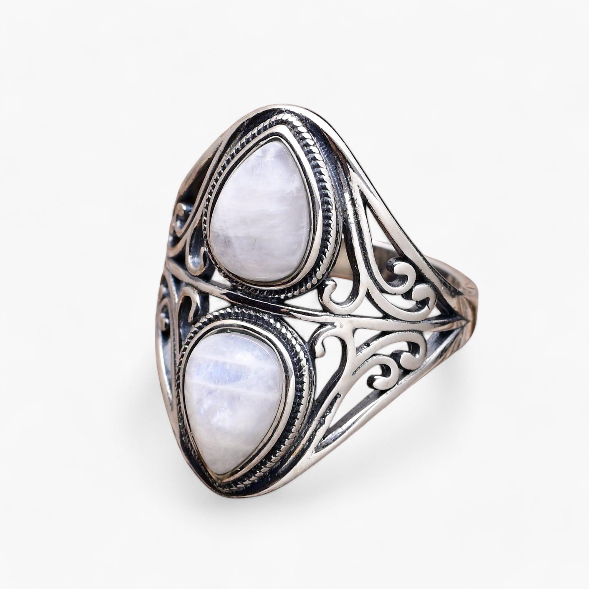 Kryso - Boho Ring mit magischem Leuchten und doppeltem Mondstein