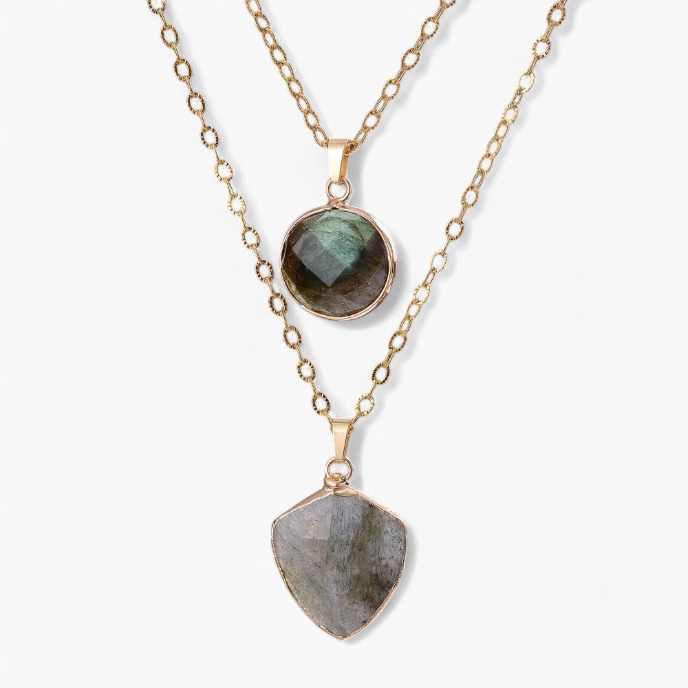 Halskette mit Labradorit als Schutzschild