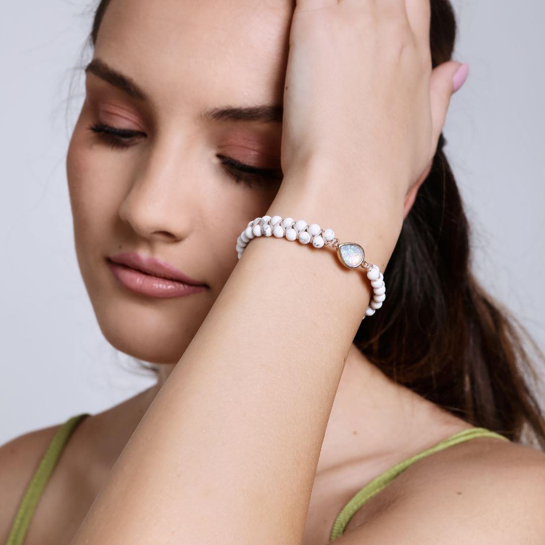 Magisches Energiearmband aus Howlith