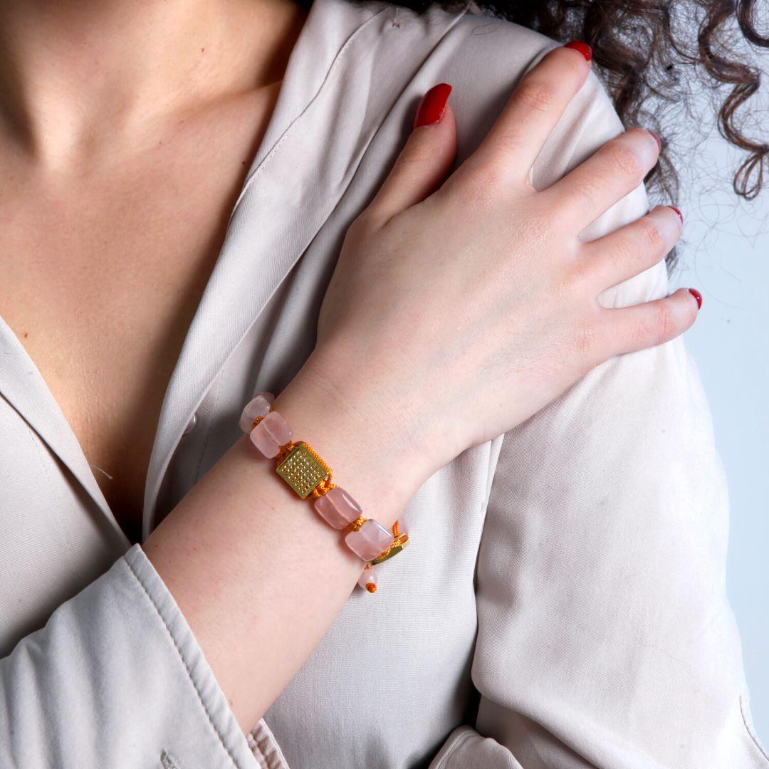 Vergoldetes Trimasaki-Armband "Strahlende Kraft" mit rosafarbenem Quarz