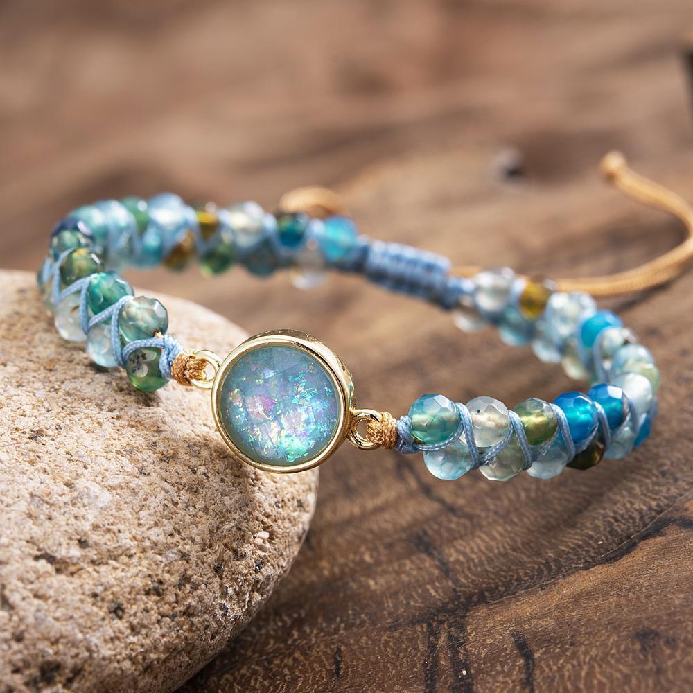 Armband mit hypnotisierendem blauem Opal