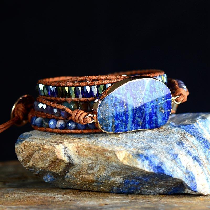 Mehrlagiges Armband mit azurblauem Lapislazuli