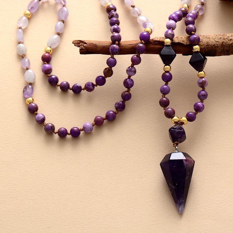 Bezaubernde Kette aus Amethyst & Jaspisperlen