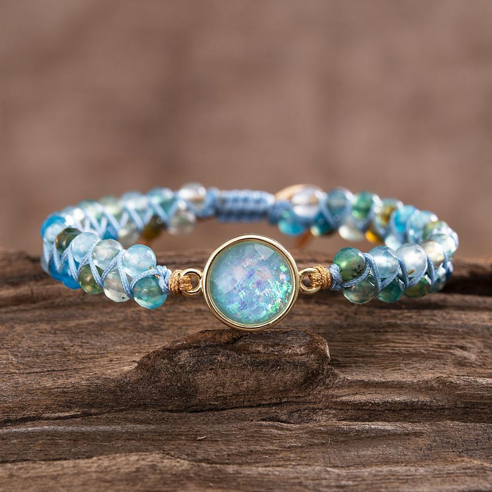 Armband mit hypnotisierendem blauem Opal