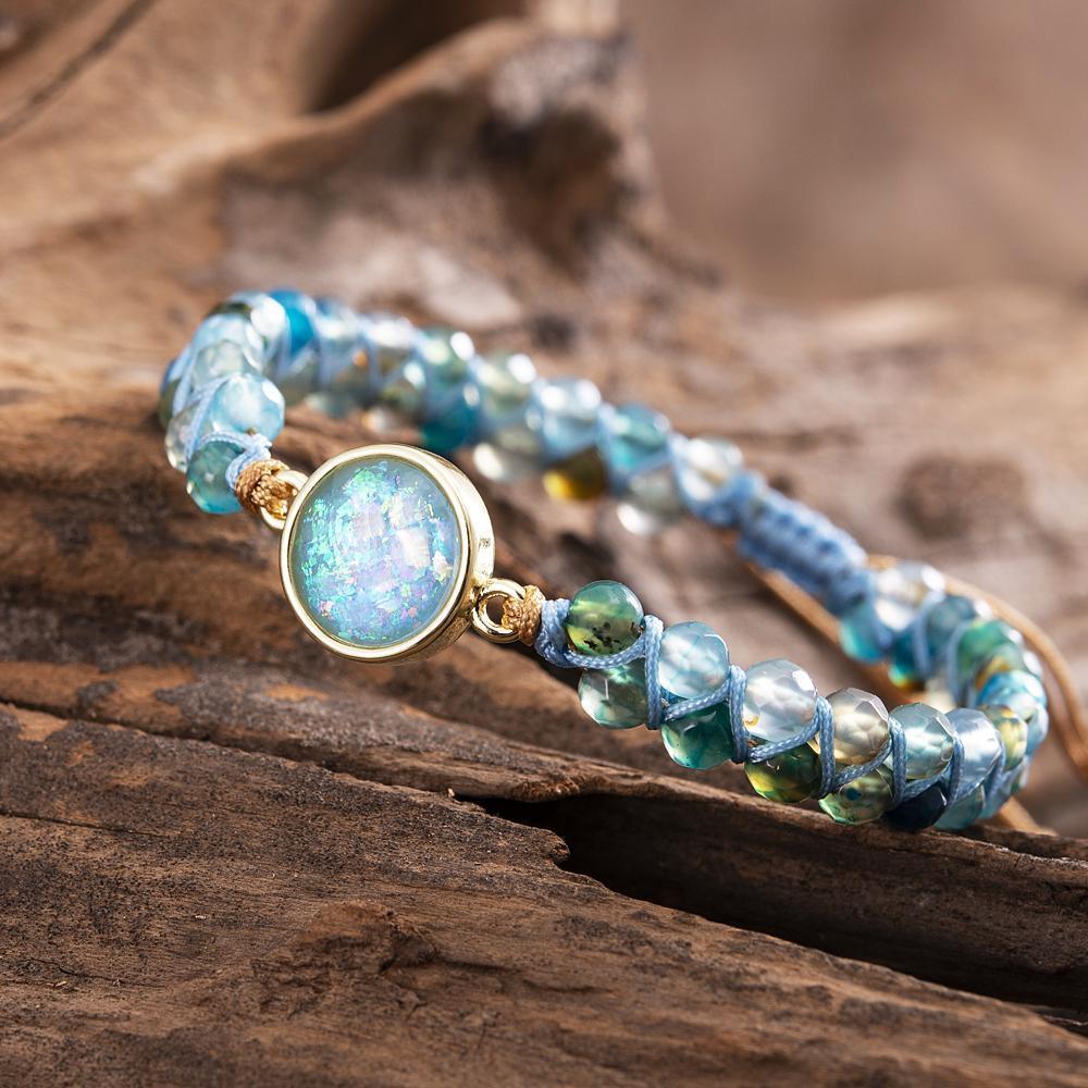 Armband mit hypnotisierendem blauem Opal